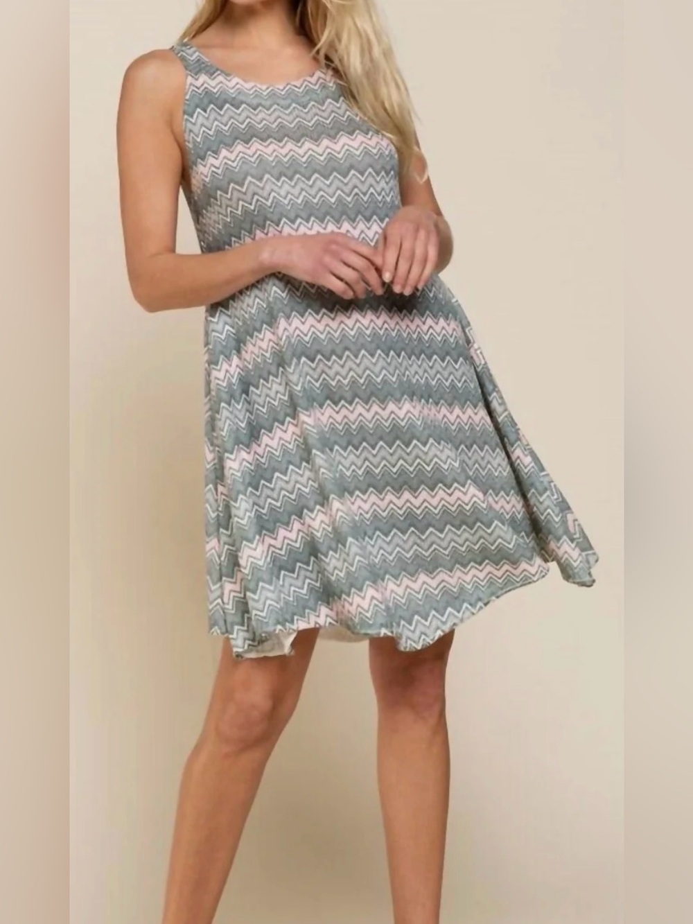 POL Chevron Knit swing Dress ⚠️. 1st pic to show swing in dress ONLY not color